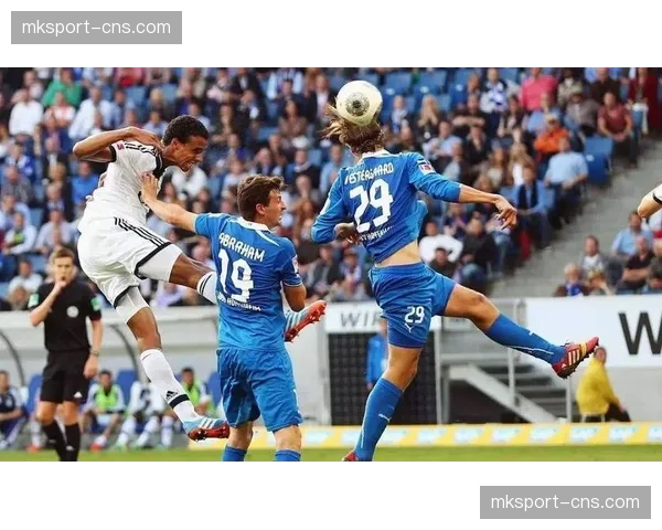 德甲战报:弗赖堡3-0波鸿,格里福贡献两次精准传中助攻 德甲战报:弗赖堡3-0波鸿,格里福贡献两次精准传中助攻