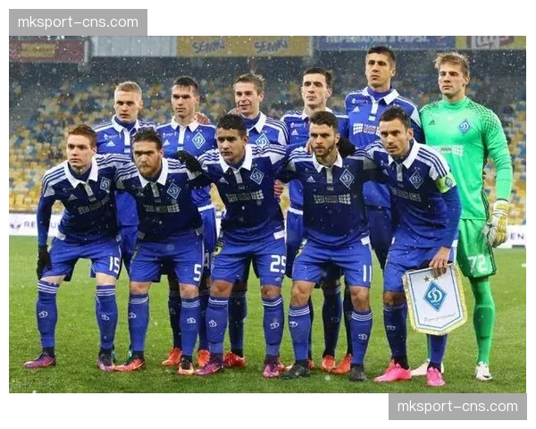 布莱顿vs水晶宫，三笘薫沿边路连续突破后助攻队友得分